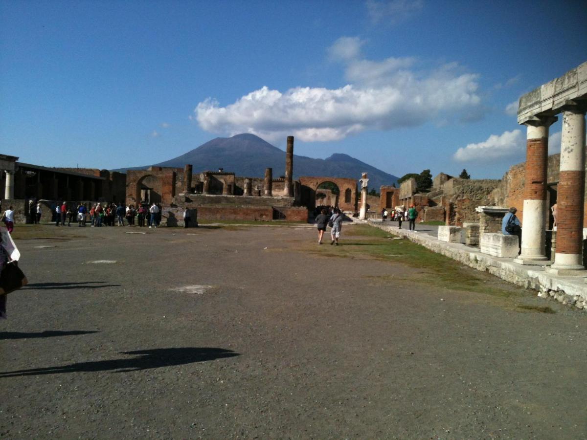 Villa Mena Pompei Bagian luar foto